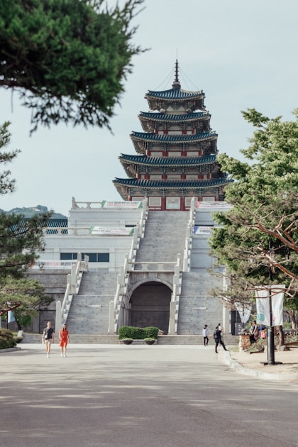 K Drama Actors Who Steal the Show